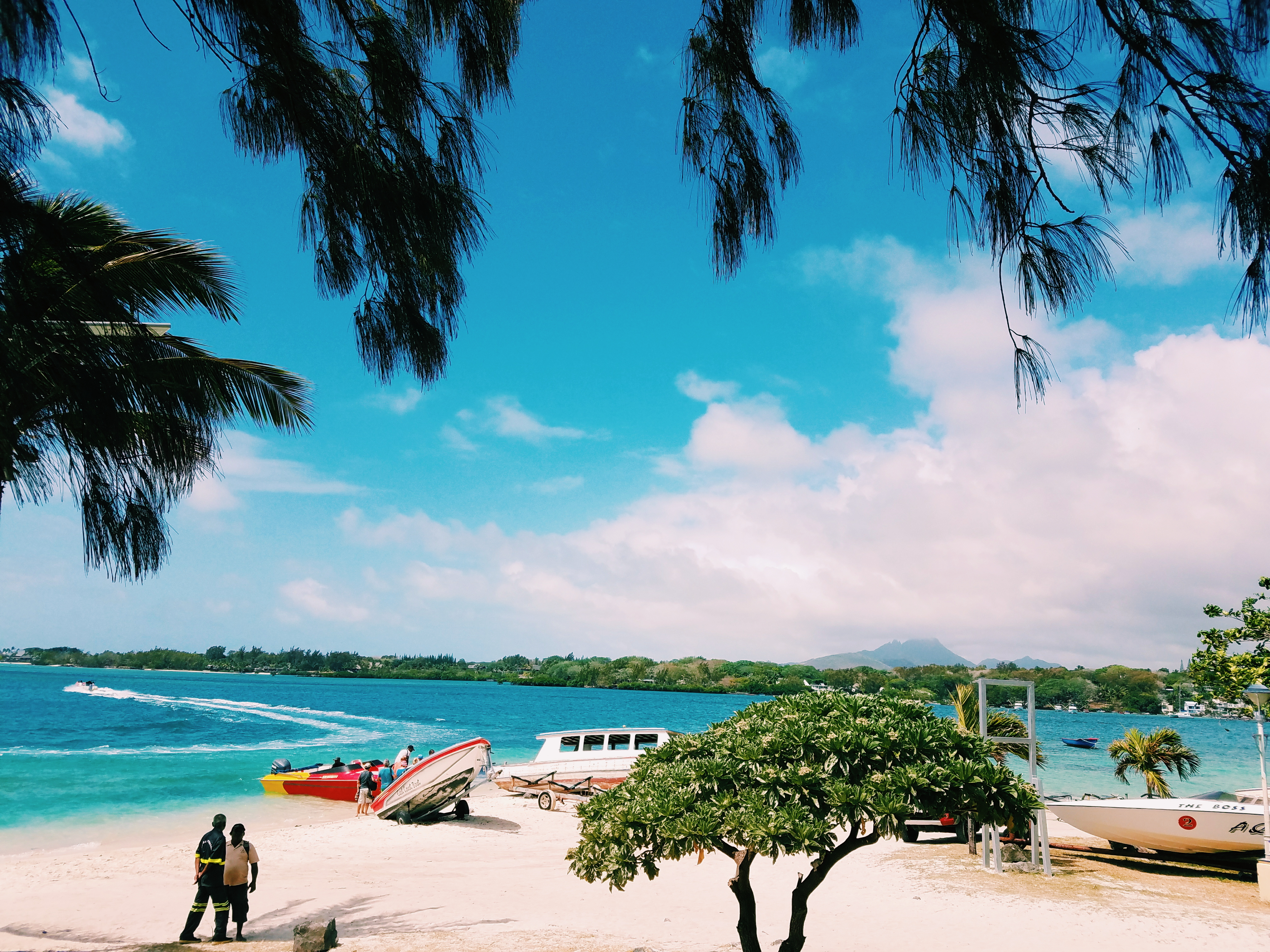 Mauritius- Speedboats and Sunburns